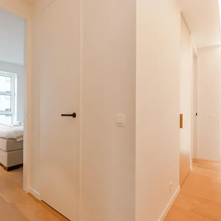 Lägenhet Huswell - Luxury With Parking In *
