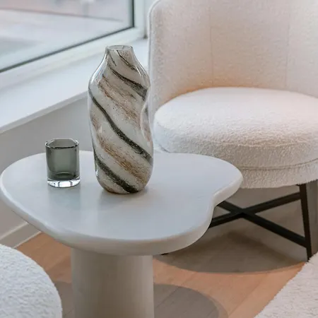 Huswell - Luxury With Parking In *