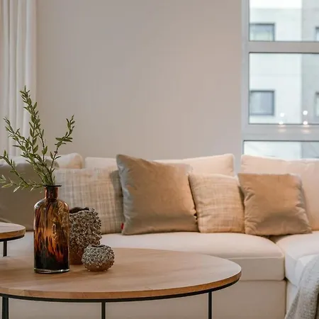 Huswell - Luxury With Parking In *