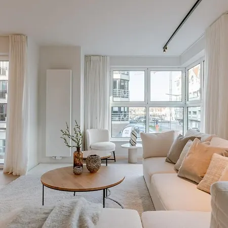 Huswell - Luxury With Parking In Lägenhet Knokke-Heist