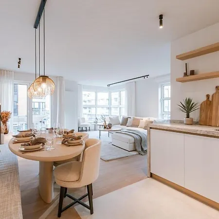 Huswell - Luxury With Parking In