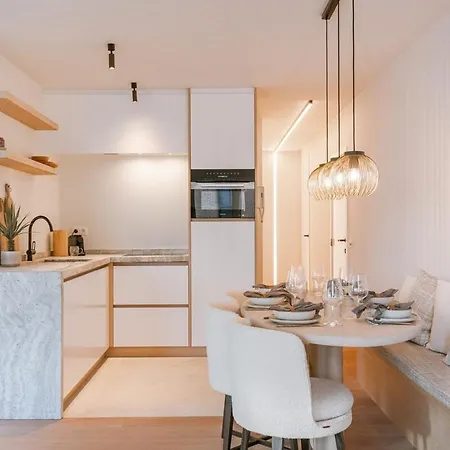 Huswell - Luxury With Parking In Lägenhet Knokke-Heist